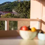 Rab-strandnaehe-meerblick *
