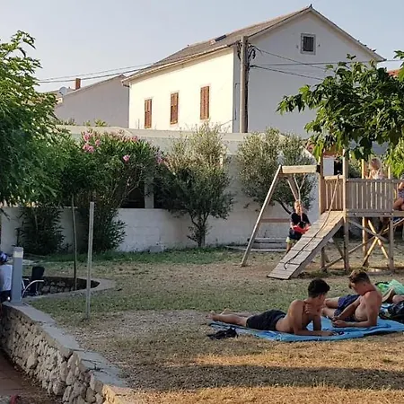 Rab-strandnaehe-meerblick Lägenhet