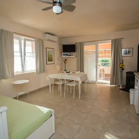 Apartamento Rab-strandnaehe-meerblick Barbat na Rabu