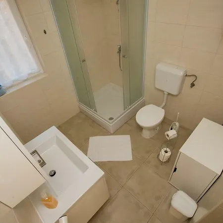 Rab-strandnaehe-meerblick Apartamento