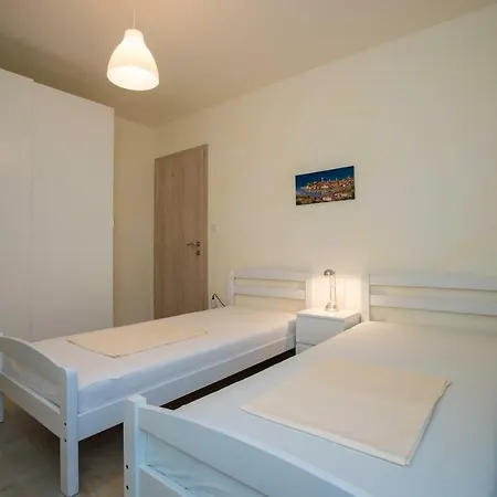 Apartamento Rab-strandnaehe-meerblick *