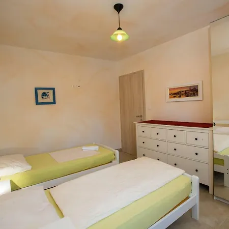 Rab-strandnaehe-meerblick Apartamento *